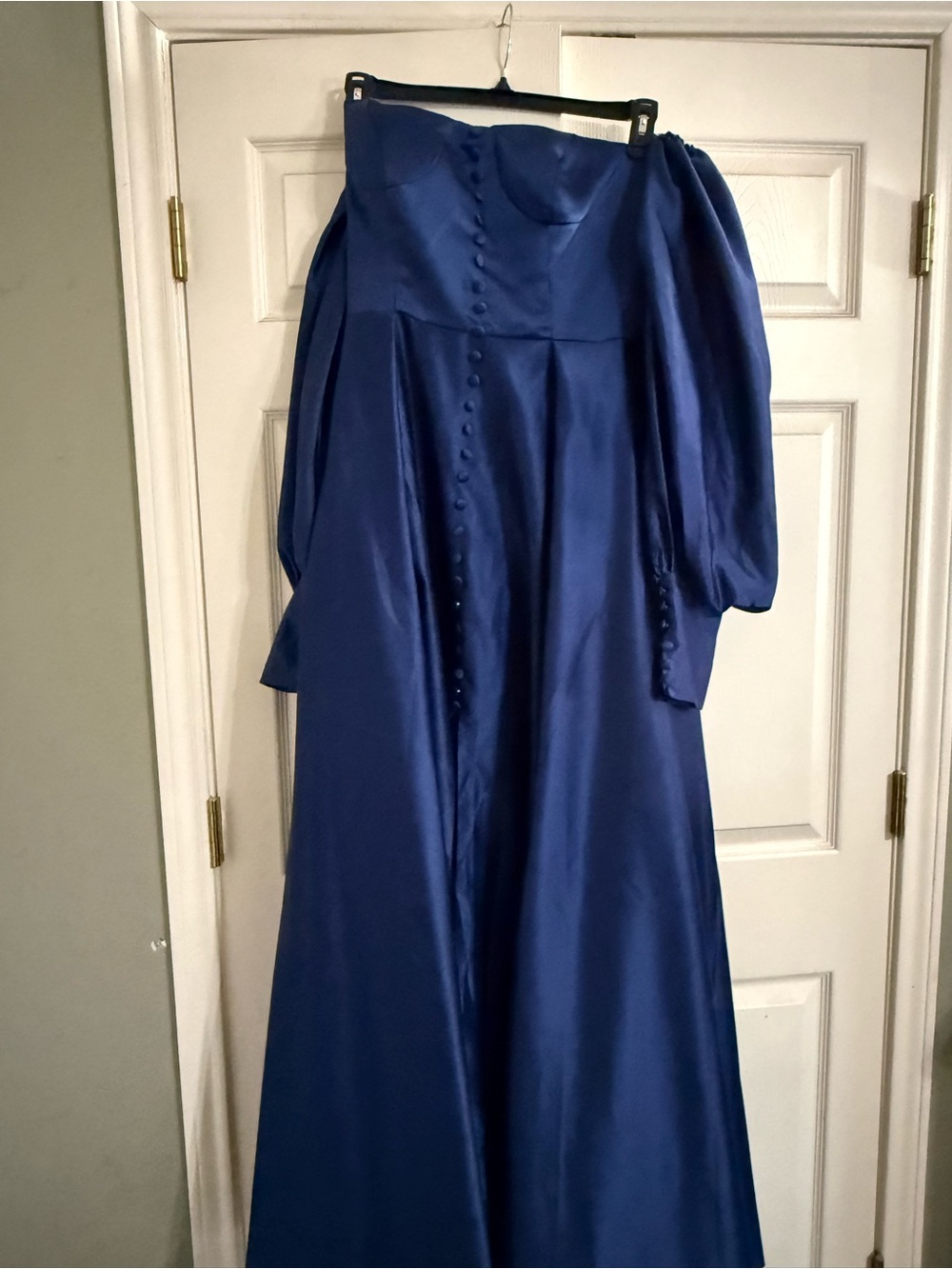 Elegant Royal Blue Satin Long Sleeve Evening Gown